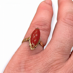 14K gold and natural coral ring